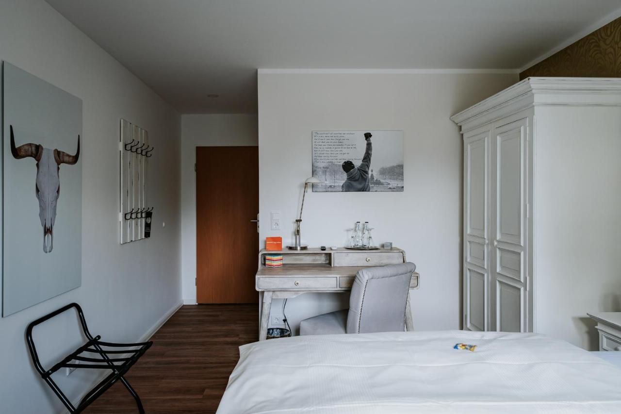 RobrookS Hotel Garni Hiddenhausen Buitenkant foto