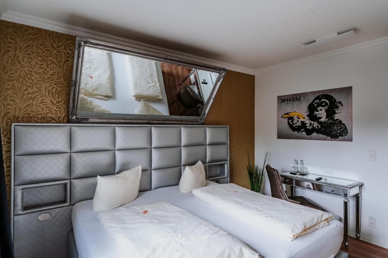 RobrookS Hotel Garni Hiddenhausen Buitenkant foto