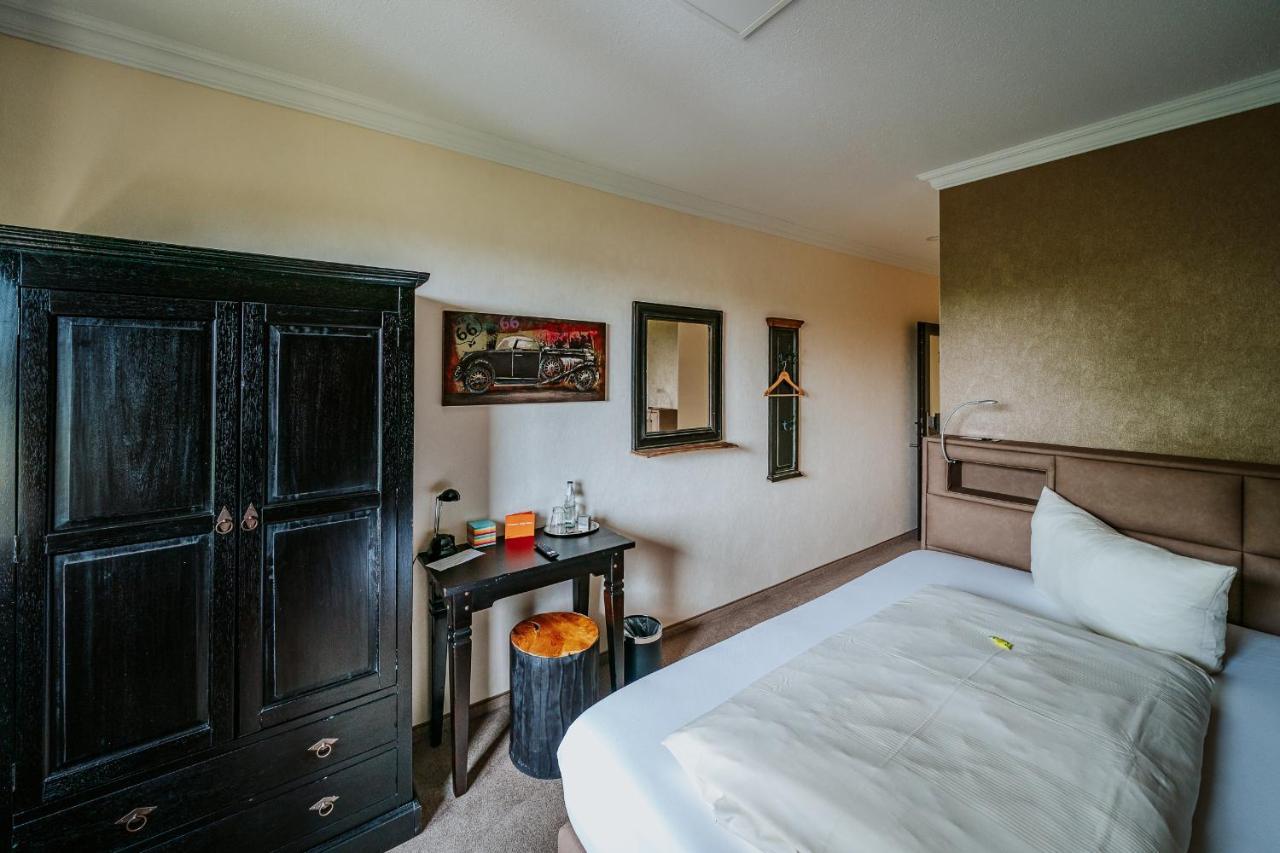 RobrookS Hotel Garni Hiddenhausen Buitenkant foto