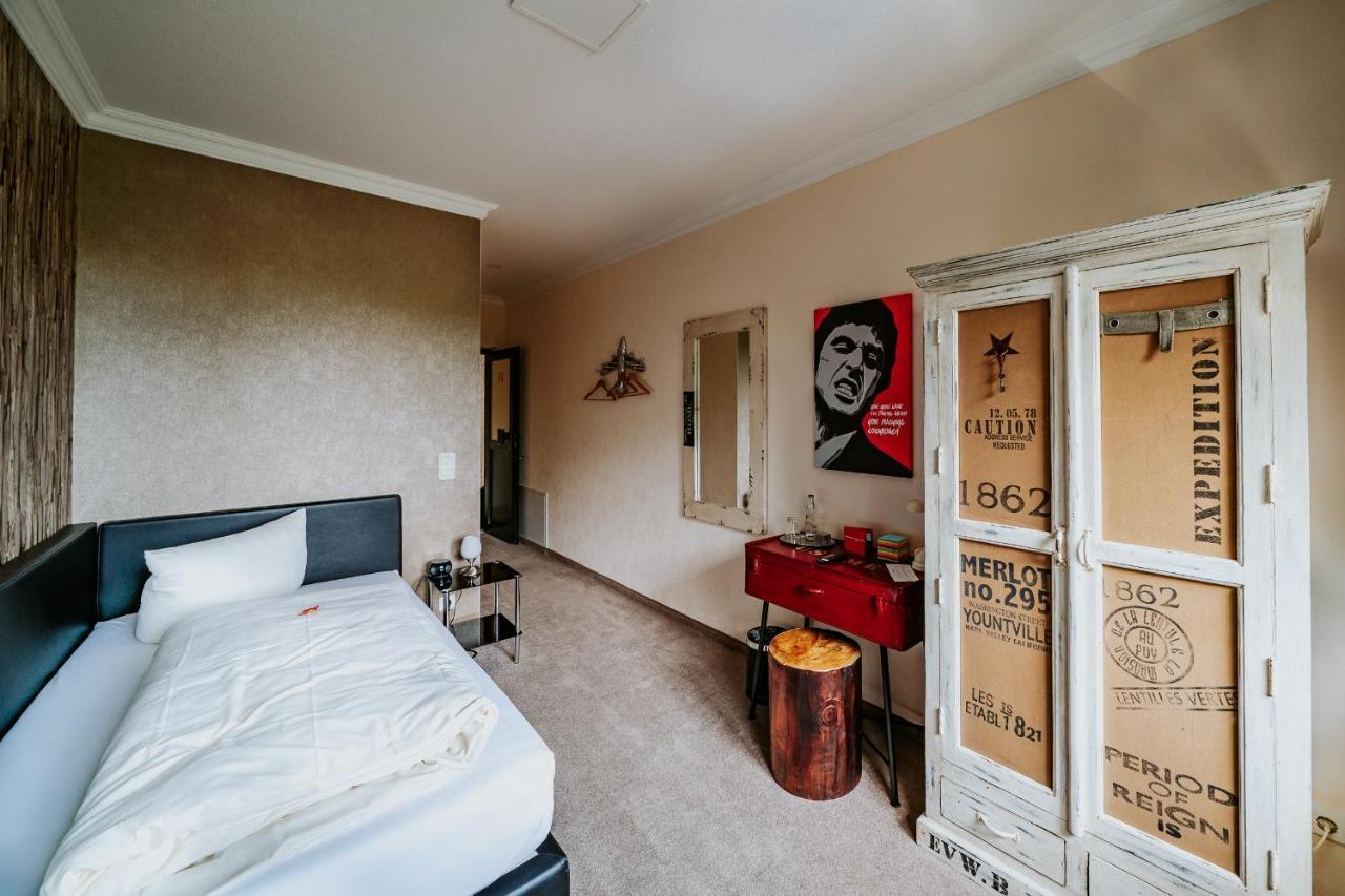 RobrookS Hotel Garni Hiddenhausen Buitenkant foto