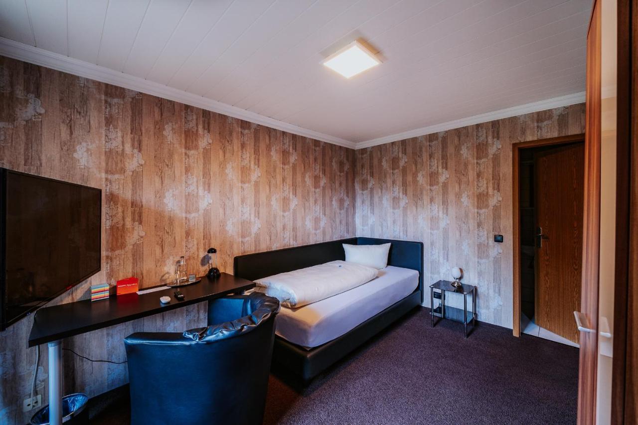 RobrookS Hotel Garni Hiddenhausen Buitenkant foto