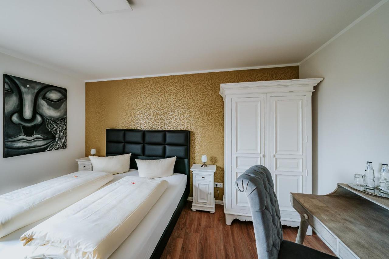 RobrookS Hotel Garni Hiddenhausen Buitenkant foto